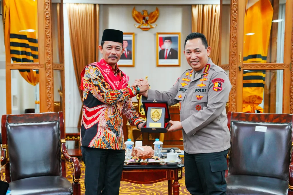 Kapolri bersama perwakilan FKN dalam audiensi terkait kerukunan nasional.